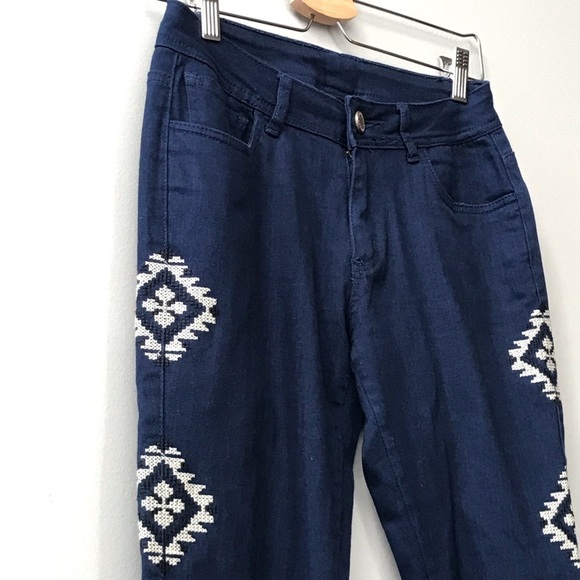 ROMEO & JULIET COUTURE Embroidered Jeans - Picture 5 of 8